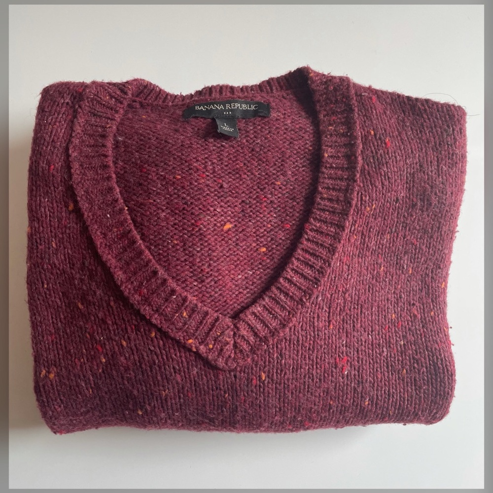 Banana Republic Men's V-Neck Sweater size L
